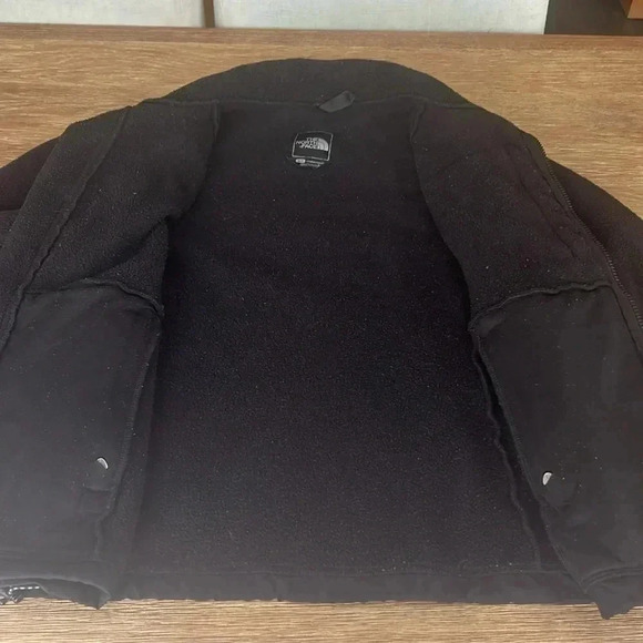 North Face Black Fleece Jacket - Picture 8 of 13